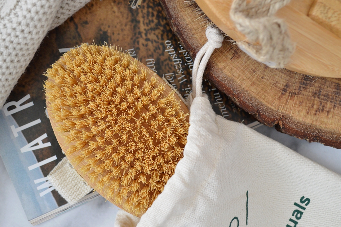 szczotkowanie ciała na sucho puderek.com.pl